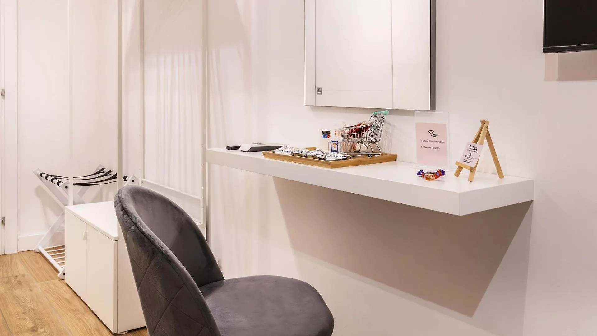 Titina Suites Apartment Rome Bed & Breakfast