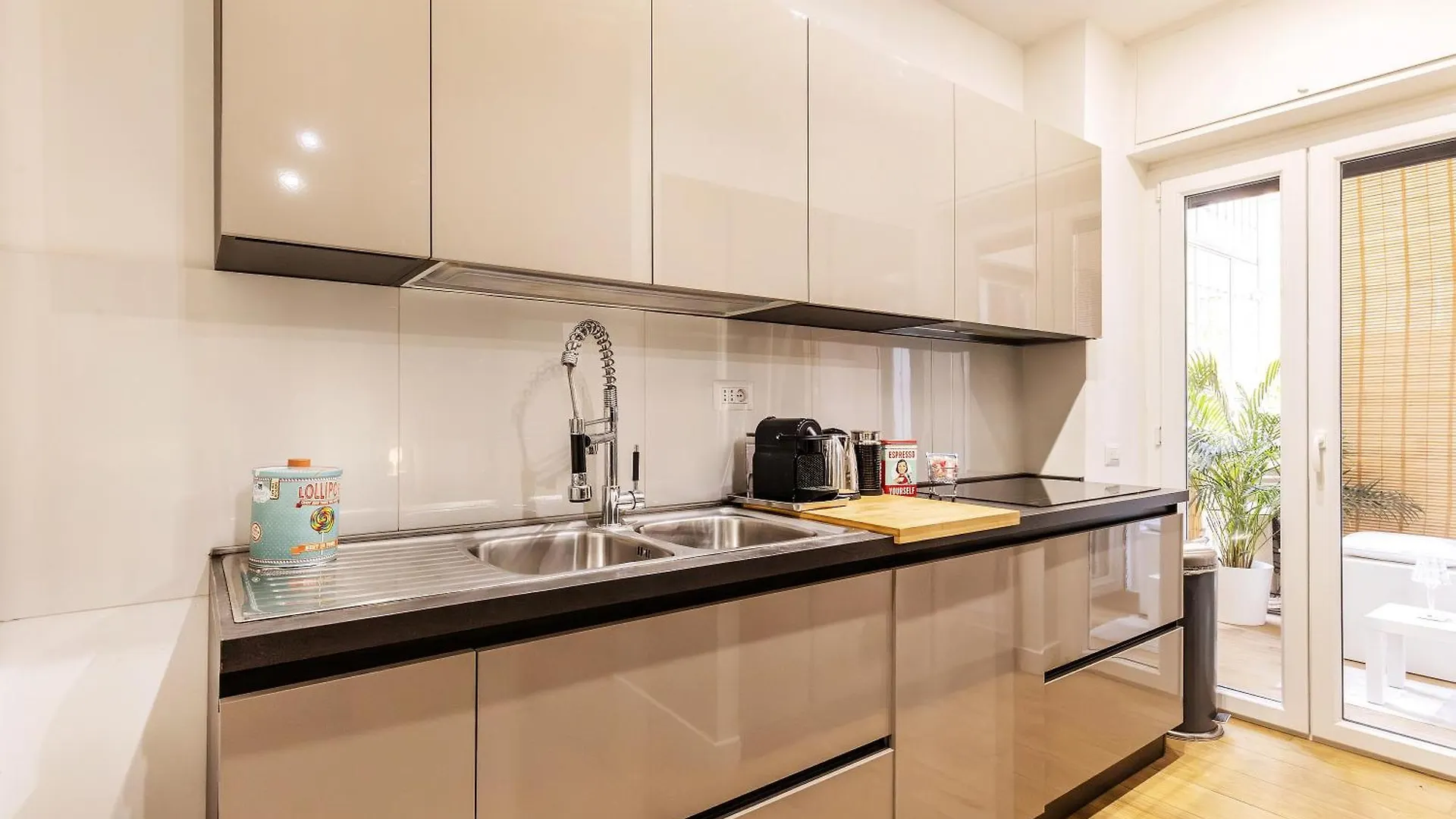 Titina Suites Apartment Rome Bed & Breakfast
